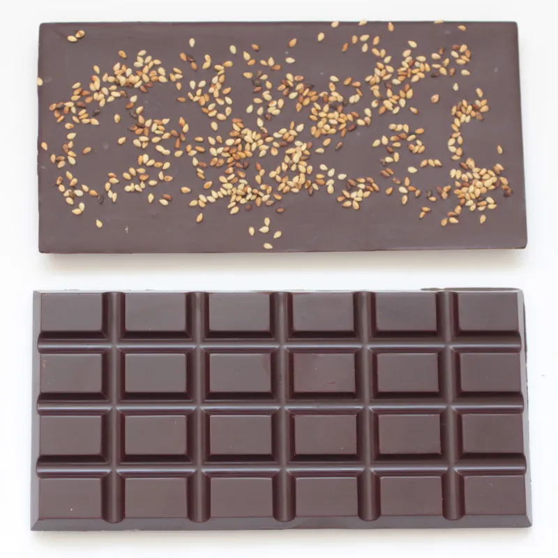 Tablette chocolat noir sésame.webp