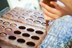 Pochage d'une ganache au chocolat