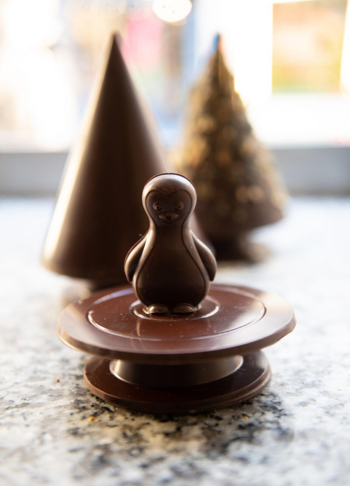 Noel 2023 Pingouin sapins noir