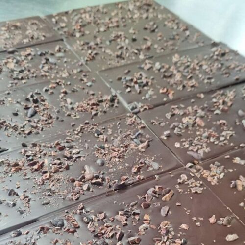 Tablette au grué de cacao - chocolat noir
